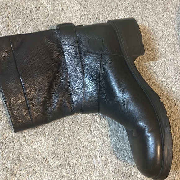 Aquatalia Blk waterproof leather boots with side zip. Sz 8 Excellent condition - Picture 3 of 9